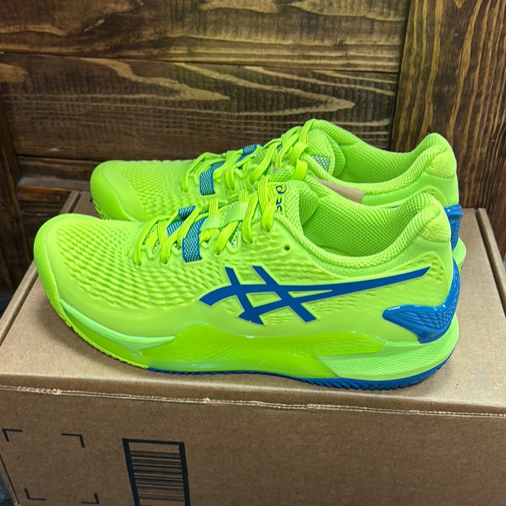Asics Women's Sneakers in Neon Yellow and Blue